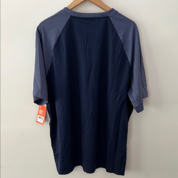 Bass Men's Navy Blue Henley Shirt - Picture 3 of 5